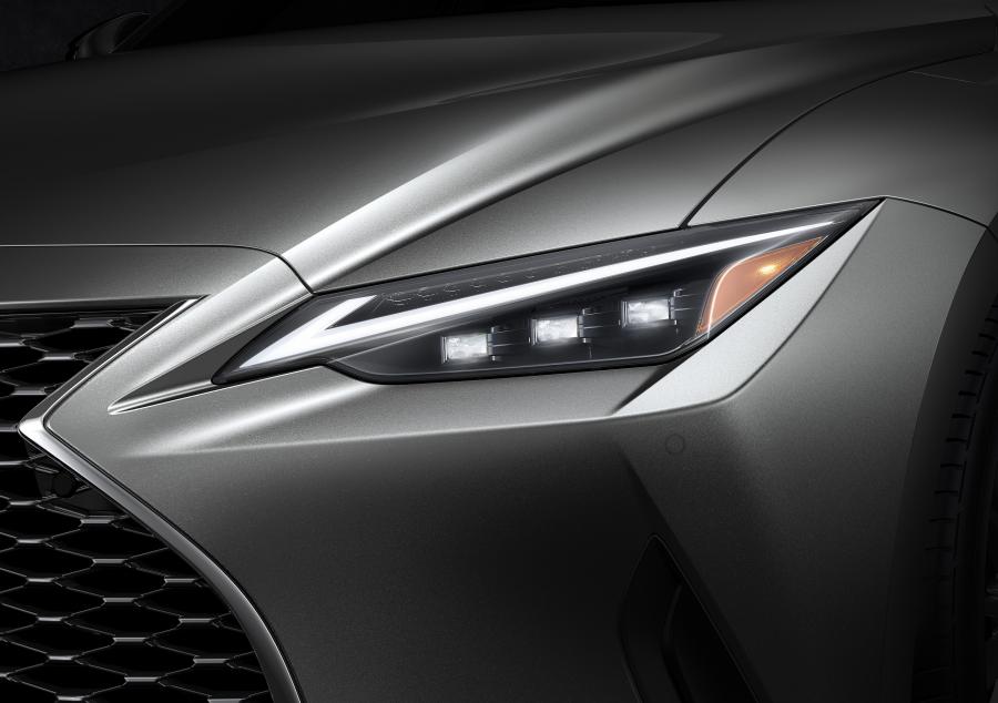 Детали экстерьера Lexus IS300 2020 года  (NA) (фото 14 из 55)
